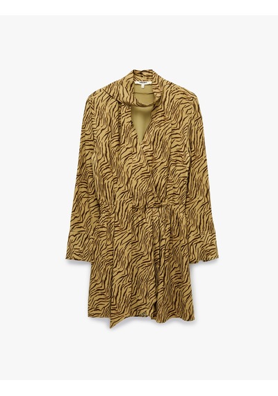 Koton Kruvaze Fular Yaka Uzun Kollu Kloş Kesim Mini Saten Leopar Elbise Bej Desenli 7wak80056uw Ekru Koton Kruvaze Fular Yaka Uzun Kollu Kloş Kesim Mini Saten Leopar Elbise Bej Desenli 7wak80056uw Ekru