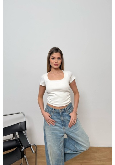 Vadon 1006 Kadın Pamuklu Kare Yaka Yan Büzgü Detaylı Basic Crop T-shirt Bluz Beyaz