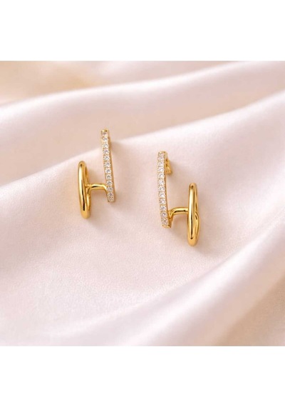 Taş Detaylı Altın Renk Modern Küpe Gold