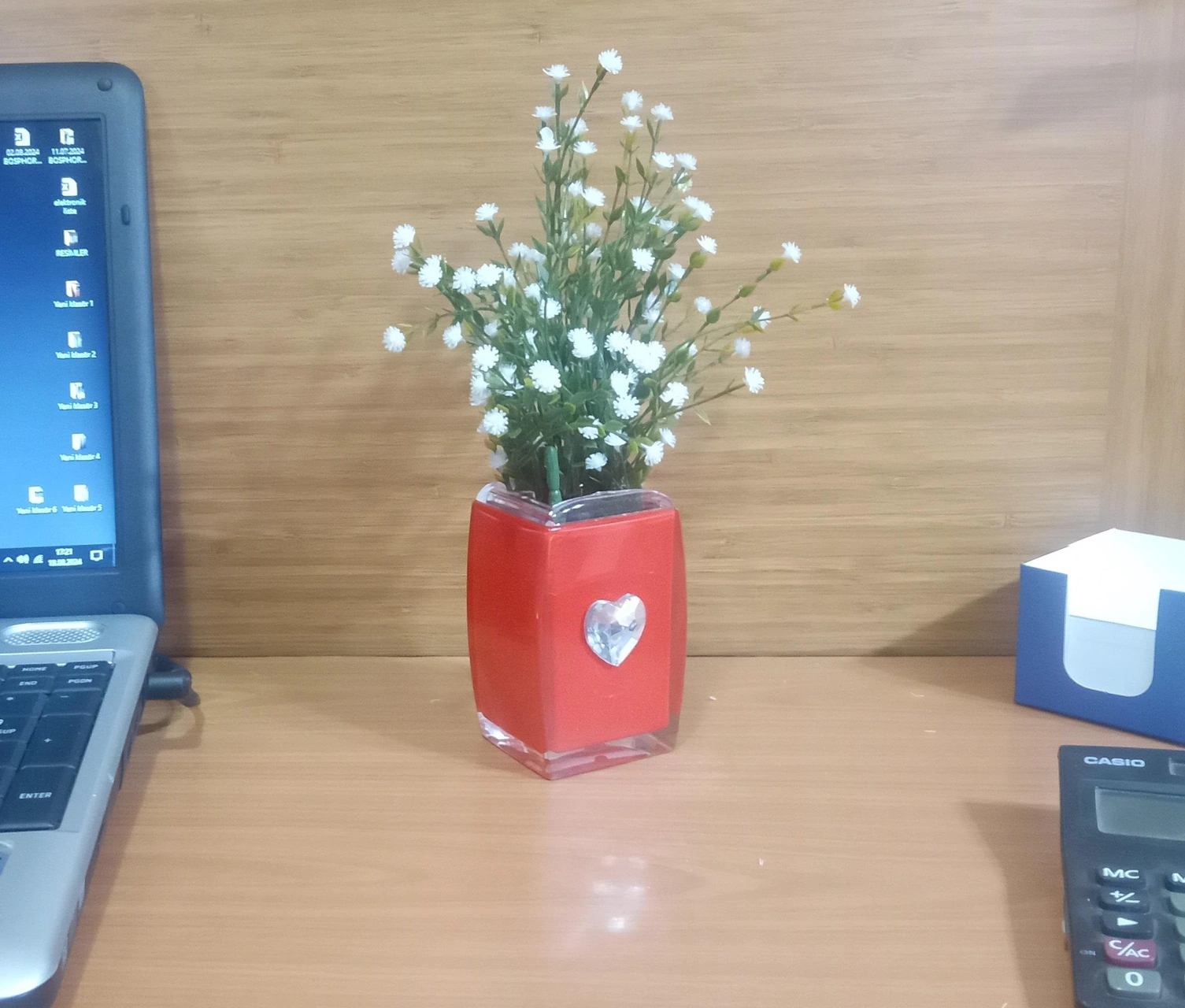 2 Adet Vazo Dahil,vazoda Çiçek,beyaz Yapay Çiçek,vazo Dekoratif Kristal Taşlı Kırmızı Kalpli 6x6x16cm Çok Renkli