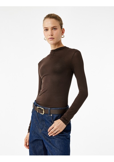 Koton Slim Fit Uzun Kollu Drape Detaylı Dik Yaka Tişört Kahverengi 6wak50197ek Kahve