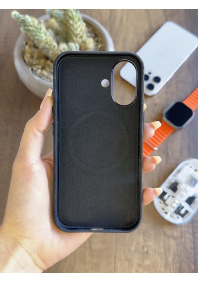 Apple iPhone 16 Uyumlu Kadife Yüzeyli Magsafe Uyumlu Premium Kılıf Soocase691 Siyah