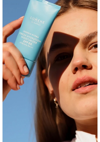 Spf50 Güneş Koruyucu Nemlendirici Tazeleyici Krem, 50 Ml, Tüm Cilt Tipleri Için