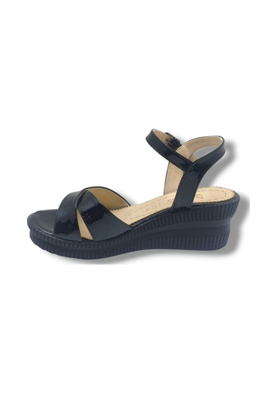 Selfie 4252-26 Rugan Çapraz Bant Dolgu Taban Fashion Kadın Sandalet 6cm Siyah