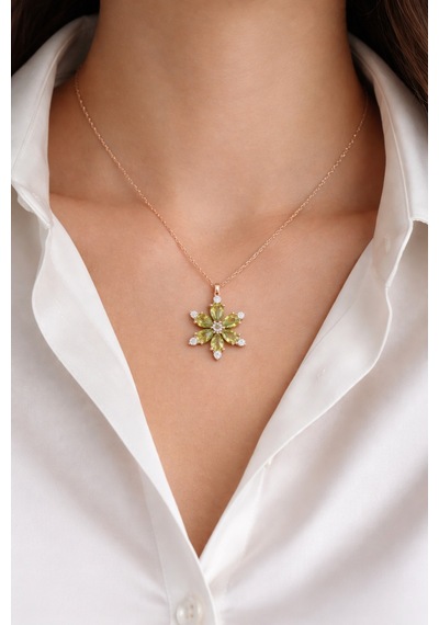 Çekirdekjewelry 925 Ayar Gümüş Zeytinyağı Taşlı Kamelya Çiçeği Kolye Rose