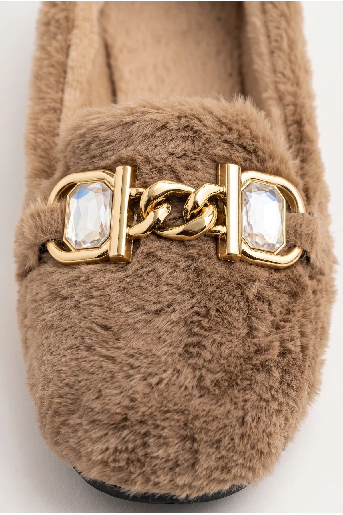 Modafocus Bej Kadın Taşlı Gold Zincir Detaylı Peluş Ev Babeti Kışlık Rahat Terlik Kahve Modafocus Bej Kadın Taşlı Gold Zincir Detaylı Peluş Ev Babeti Kışlık Rahat Terlik Kahve