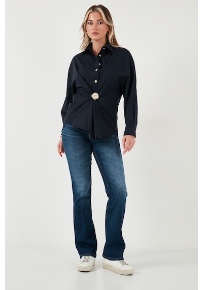 Lela Pamuklu Regular Fit Broş Detaylı Uzun Kollu Bayan Gömlek 6834990 Lacivert