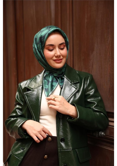 Silk Home Twill İpek Eşarp Koyu Yeşil Çağla Papatya Desenli Tok Duruşlu 90x90 Çok Renkli