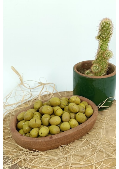Aydın Yöresi Gemlik Cinsi Sofralık Tatlandırılmış Kırma Yeşil Zeytin 2 Kg