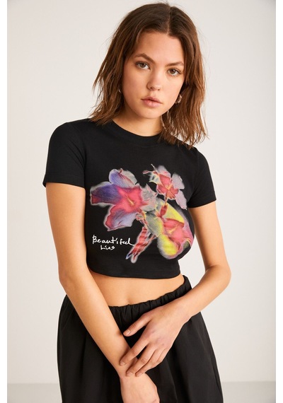 ETHIQUET JESS Kadın Çiçek Baskı Detaylı Kısa Kollu Bisiklet Yaka Crop Siyah T-Shirt