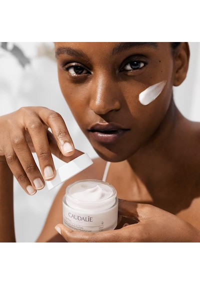 Caudalie Vinoperfect Dark Spot Leke Karşıtı Gündüz Bakım Kremi 50 Ml