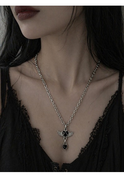 Gotik Kanatlı Kalp Figürlü Siyah Taşlı Metal Zincir Kolye Unisex Çok renkli