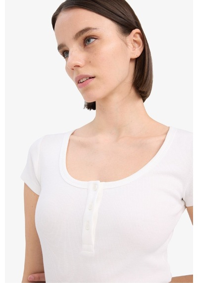Defacto Yuvarlak Yaka Fitilli Kaşkorse Kısa Kollu Çıtçıtlı Body F1772AX25SM Beyaz Defacto Yuvarlak Yaka Fitilli Kaşkorse Kısa Kollu Çıtçıtlı Body F1772AX25SM Beyaz