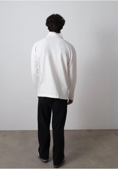 Beyaz Çift Cepli Fermuarlı Sweatshirt Beyaz