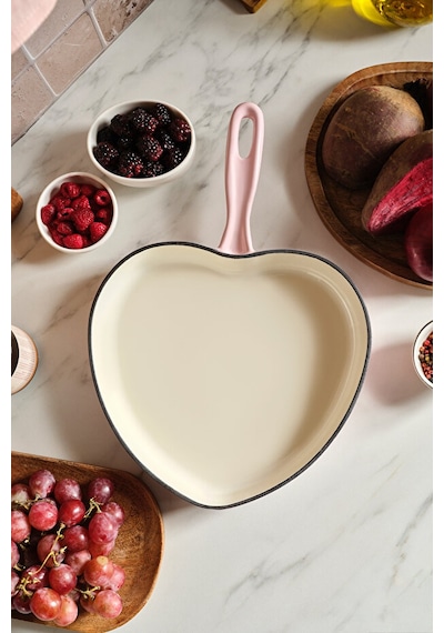 Karaca Love Demir Döküm Emayeli Tava 26 Cm Pembe