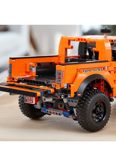 LEGO® Technic 42126 Ford F 150 Raptor 1379 Parça