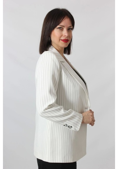 Moda Berray 1906 Beyaz Çizgili Fermuarlı Cep Aksesuarlı Kadın Büyük Beden Blazer Ceket Beyaz Moda Berray 1906 Beyaz Çizgili Fermuarlı Cep Aksesuarlı Kadın Büyük Beden Blazer Ceket Beyaz
