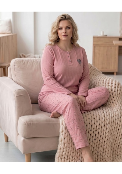 Eyfuze Kadın Kışlık Büyük Beden Curve Nakışlı Desenli Yakası Düğmeli Uzun Kollu Pijama Takımı Açık Pembe