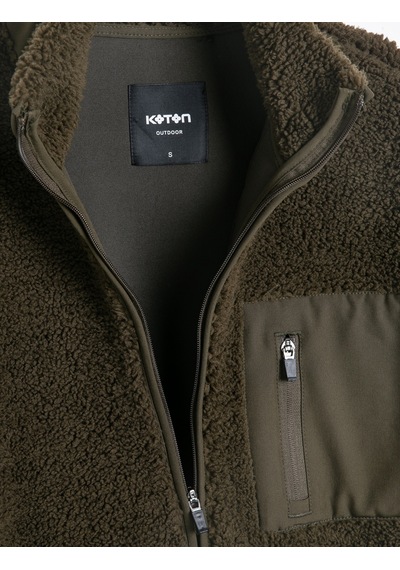 Koton Dik Yaka Fermuarlı Cep Detaylı Kalın Kumaşlı Oversize Peluş Spor Ceket Haki 5wam20008nk Koton Dik Yaka Fermuarlı Cep Detaylı Kalın Kumaşlı Oversize Peluş Spor Ceket Haki 5wam20008nk