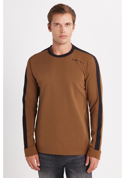 Tudors Erkek Standart Fit Pamuklu Jakarlı Bisiklet Yaka Baskılı Kahverengi Sweatshirt-35762 Kahverengi Tudors Erkek Standart Fit Pamuklu Jakarlı Bisiklet Yaka Baskılı Kahverengi Sweatshirt-35762 Kahverengi