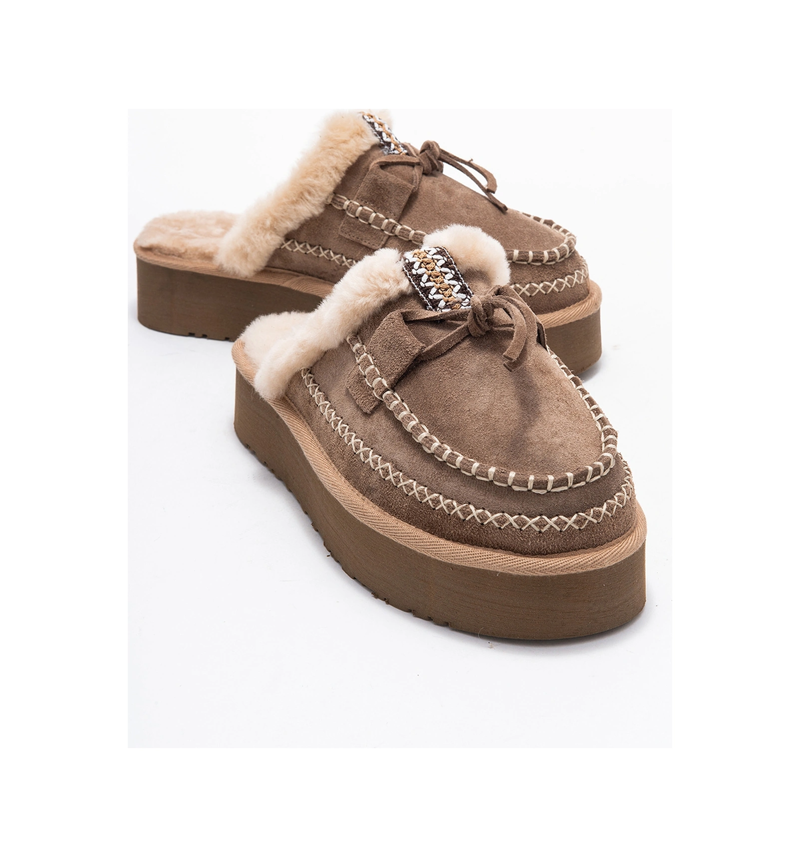 Luvishoes Luvi Shoes Yalına Kum Süet Hakiki Deri Dikişli Kürklü Kadın Platform Tabanlı Makosen Terlik Kum Luvishoes Luvi Shoes Yalına Kum Süet Hakiki Deri Dikişli Kürklü Kadın Platform Tabanlı Makosen Terlik Kum