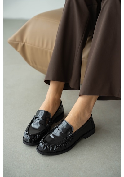 Selin Shoes Lurein Büzgülü Hafif Kalın Topuk Kadın Loafer- Siyah Rugan
