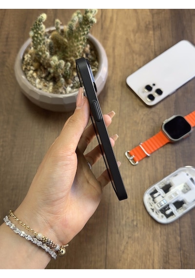 Apple iPhone 13 Uyumlu Süper İnce Mat Ultra Thin Silikon Kılıf Siyah
