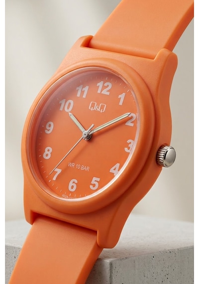 Q&q Qcg2223 Soft Turuncu Rakamlı Silikon Kordonlu 38 Mm Su Geçirmez Unisex Kol Saati