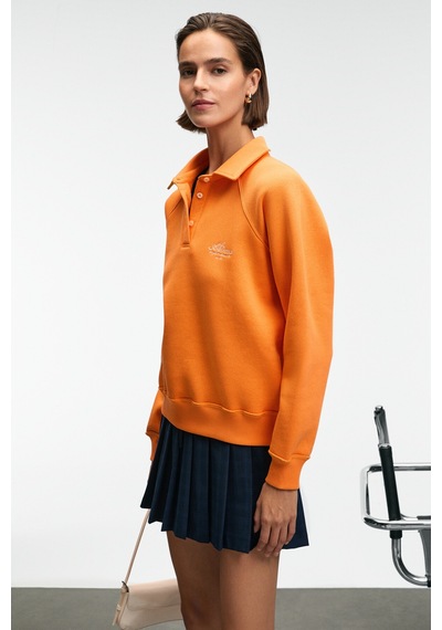 Grımelange CAMIREL Kadın Polo Yaka Düğmeli Nakış Detaylı Reglan Kol Comfort Fit Turuncu Sweatshirt
