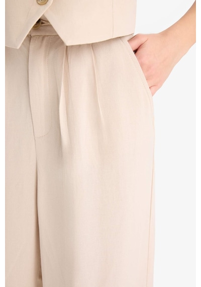 DeFacto Wide Leg Keten Karışımlı Pantolon Normal Bel Geniş Paça Cepli Fermuarlı Standart Boy E6210AX25SPBG286 DeFacto Wide Leg Keten Karışımlı Pantolon Normal Bel Geniş Paça Cepli Fermuarlı Standart Boy E6210AX25SPBG286