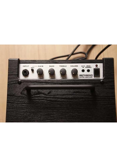 Ibanez Ibz10Gv2-U Elektro Gitar Amfisi (Jak Kablo)