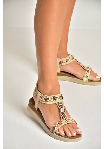 Fox Shoes Y274801409 Bej Düz Tabanlı Renkli Taş Detaylı Kadın Sandalet Bej