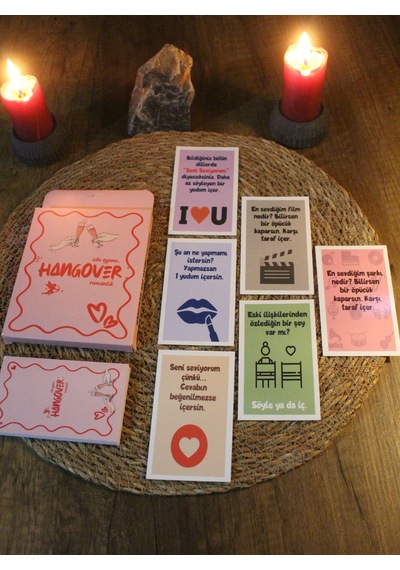Hangover Romantik İçki Oyunu - Kese Hediyeli 45 Kart Çiftler İçin Eğlenceli Parti & Oyun Kartlarıhangover Romantik İçki Oyunu - Kese Hediyeli 45 Kart Çiftler İçin Eğlenceli Parti & Oyun Kartları