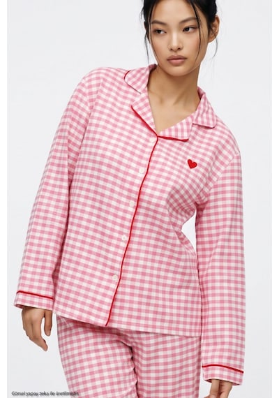 Siyah İnci Ekose Desenli Nakışlı Yumuşak Tuşe Kışlık Düğmeli Örme Pijama Takımı 8080 Pembe