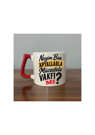 Neyim Ben Aptallarla Mücadele Vakfı Mı Baskılı Siyah Kulplu Prime Kupa - Komik Hediye Bardak Fincan Prime Kupa - Kırmızı Kulp