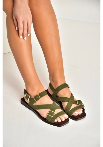 Fox Shoes Y458702602 Yeşil Süet Toka Detaylı Kadın Sandalet Yeşil