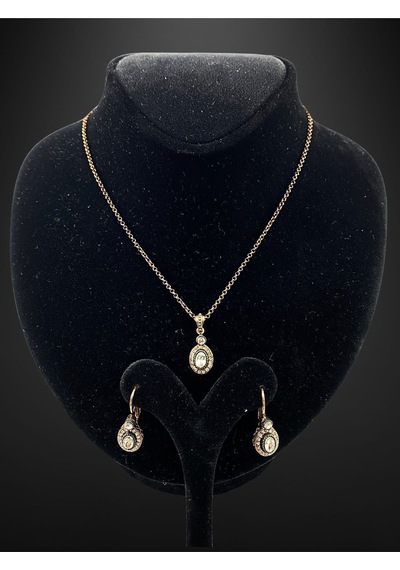 Oval Kesim Zirkon Taşlı Set Beyaz