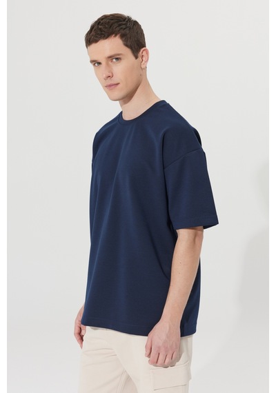 AC&Co / Altınyıldız Classics Erkek Lacivert Oversize Fit Bol Kesim Bisiklet Yaka Kısa Kollu Sweatshirt Tişört 4A5222200206LACL Lacivert AC&Co / Altınyıldız Classics Erkek Lacivert Oversize Fit Bol Kesim Bisiklet Yaka Kısa Kollu Sweatshirt Tişört 4A5222200206LACL Lacivert