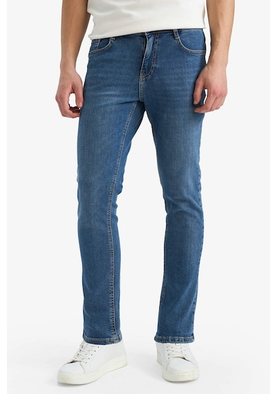 Defacto Pedro Slim Fit Dar Kalıp Normal Bel Dar Paça Jean Pantolon B8418AX24SP Mavi