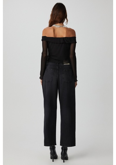Ethıquet Nerys Kadın Straplez Yaka Omuzları Açık Uzun Kollu Slim Fit Siyah Bluz