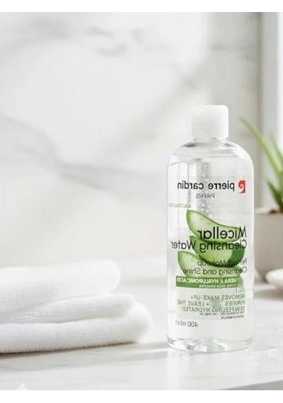Aloe Vera Ve Hyaluronik Asit İçeren Derinlemesine Temizleme Suyu 400 Ml
