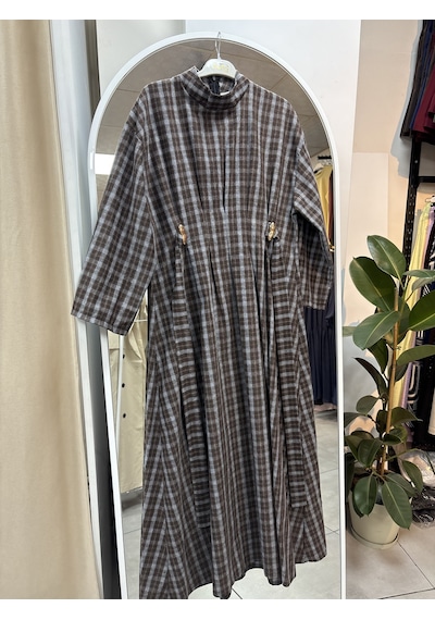 Nirva Butik Kadın Ekose Desenli Belden Oturtmalı Elbise Açık Mavi - Kahverengi Nirva Butik Kadın Ekose Desenli Belden Oturtmalı Elbise Açık Mavi - Kahverengi