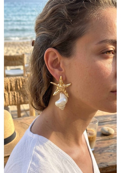 Doğal Deniz Kabuğu Ve Gold Renk Yıldız Model Kadın Küpe - Lisinya Altın