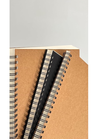 Spiralli Defter, Siyah Kapaklı B5 Boyutunda 182x257 Mm , 100 Yaprak Çizgisiz