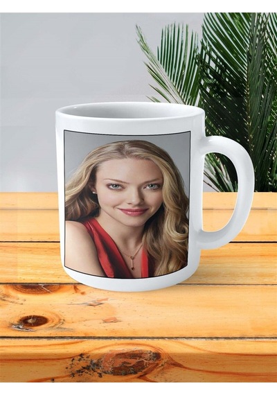 Amanda Seyfried Baskılı Kupa Bardak Kişiye Özel Desen 3 Çok Renkli
