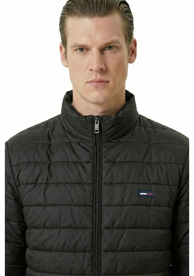 İçi Astarlı Su Ve Rüzgar Geçirmez Cepli Erkek Mont Siyah