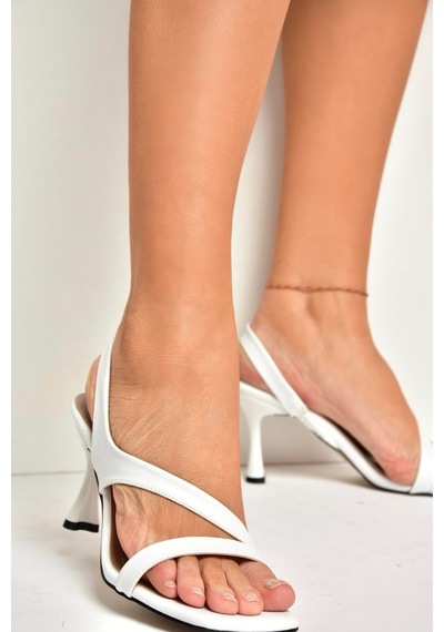 Fox Shoes U404070009 Beyaz İnce Topuklu Kadın Ayakkabı Beyaz Fox Shoes U404070009 Beyaz İnce Topuklu Kadın Ayakkabı Beyaz