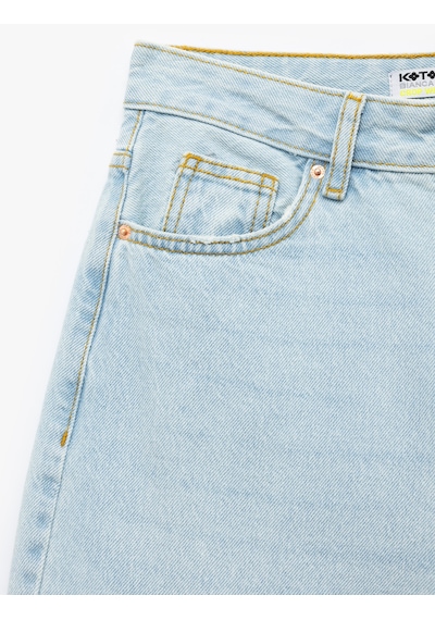Koton Pamuklu Düğmeli Cepli Normal Bel Crop Geniş Paça Jean Pantolon - Wide Leg Jean Bleach 5sal40020md Açık Mavi Koton Pamuklu Düğmeli Cepli Normal Bel Crop Geniş Paça Jean Pantolon - Wide Leg Jean Bleach 5sal40020md Açık Mavi
