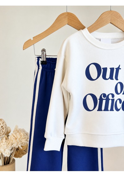 Elzo Collection Erkek Çocuk Üst Out Of Office Baskılı Alt Çizgili 3 İplik Kumaş Alt Üst Eşofman Takım Ekru - Lacivert Elzo Collection Erkek Çocuk Üst Out Of Office Baskılı Alt Çizgili 3 İplik Kumaş Alt Üst Eşofman Takım Ekru - Lacivert