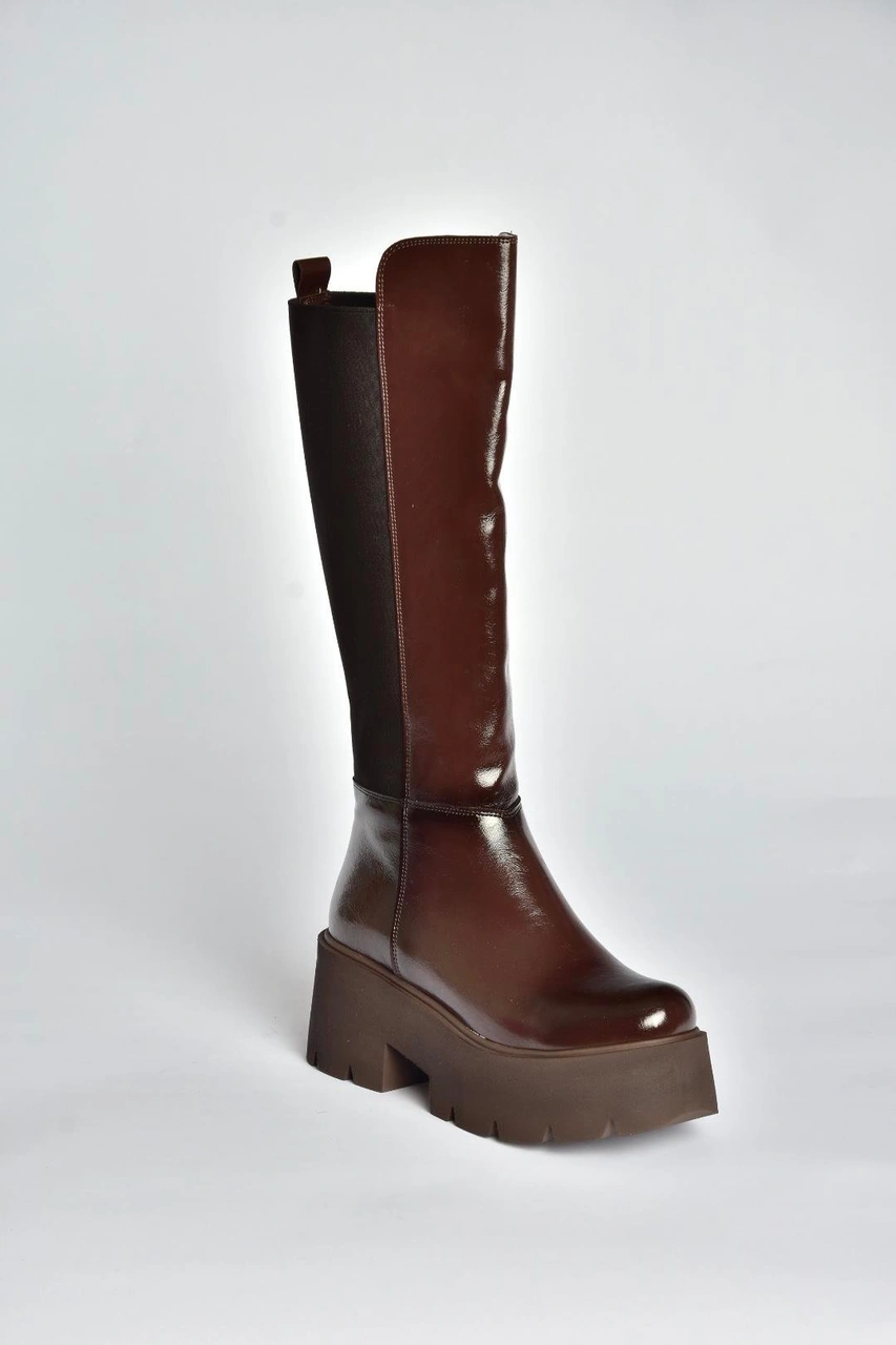 Fox Shoes R820060760 Kahverengi Rustik Kalın Tabanlı Arkası Lastik Detaylı Kadın Çizme Kahverengi-rustik